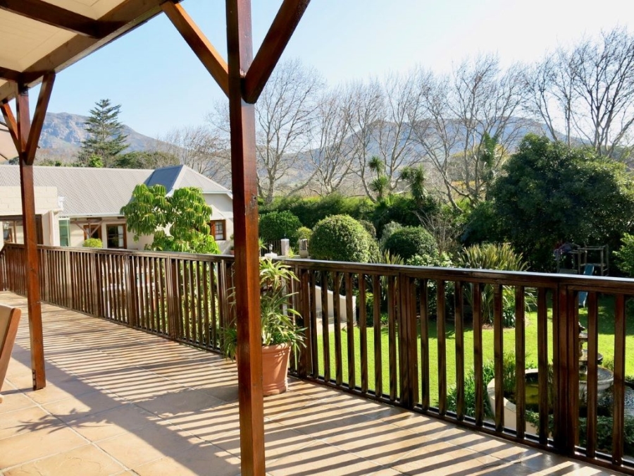 9 Bedroom Property for Sale in Constantia Western Cape